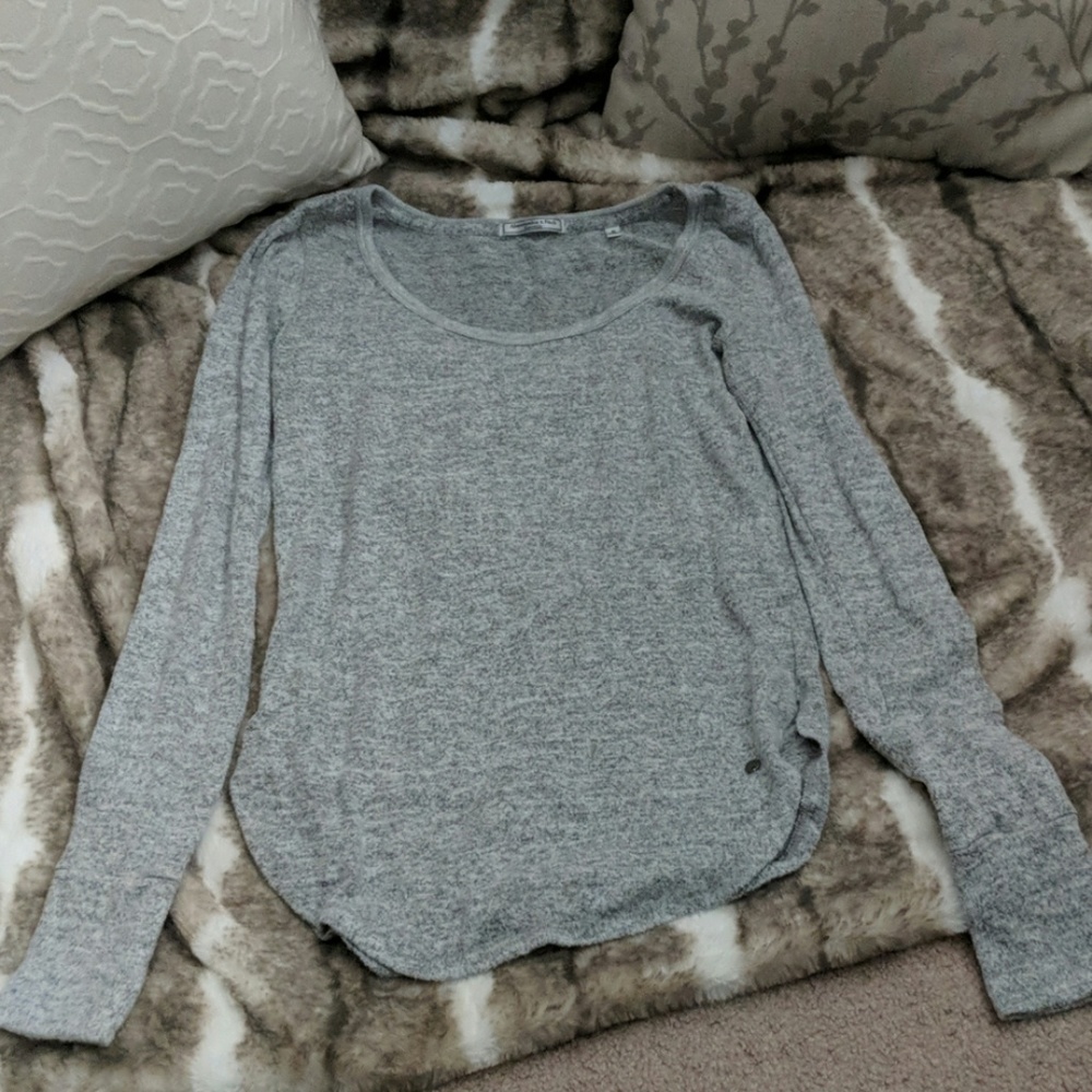Women's Abercrombie & Fitch sweater